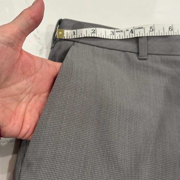 Van Heusen Gray Flex Flat Front Straight Leg Dress Casual Everyday Pants 36 X 30 - Picture 5 of 10